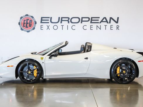 Used 2013 Ferrari 458 Spider RWD image 8