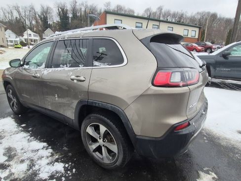 Used 2019 Jeep Cherokee Limited image 5