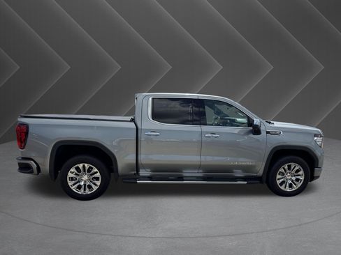 Used 2025 GMC Sierra 1500 Denali w/ Technology Package AWD/4WD image 5