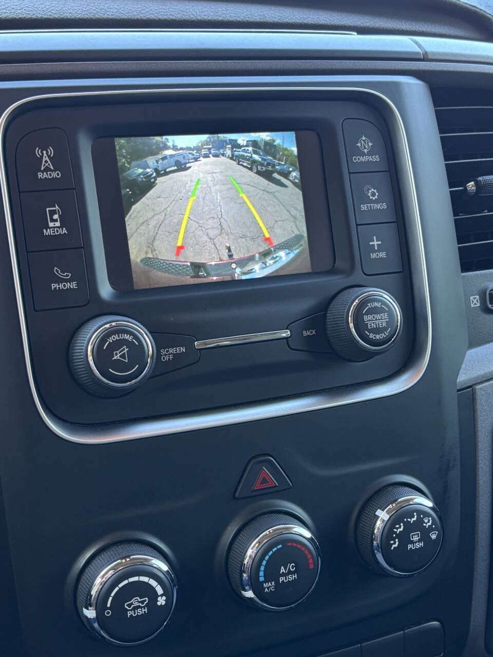 Used 2018 RAM 1500 Express AWD/4WD image 26