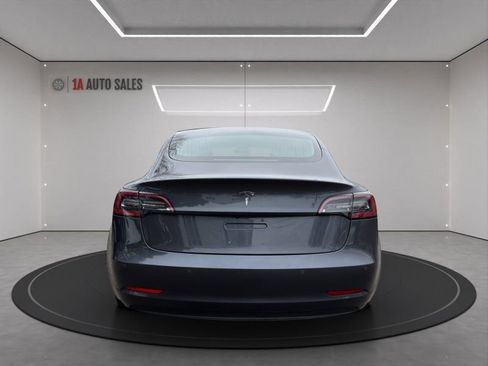 Used 2018 Tesla Model 3 Long Range image 4