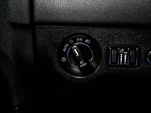 Used 2023 Chrysler 300 S w/ Comfort Group RWD image 32