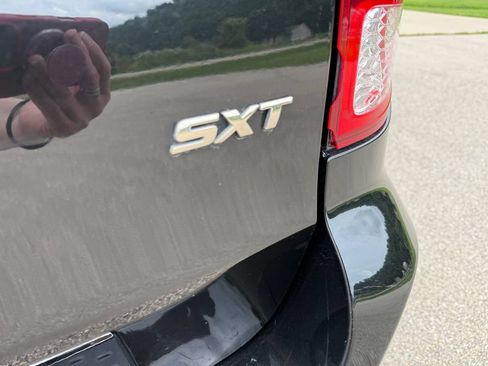 Used 2020 Dodge Grand Caravan SXT FWD image 9