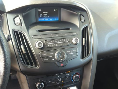 Used 2015 Ford Focus SE image 15