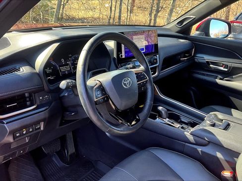 Certified 2025 Toyota Grand Highlander AWD Hybrid image 17