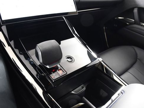 Used 2025 Land Rover Range Rover Sport Dynamic SE image 31