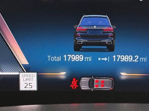 Used 2023 BMW X7 xDrive40i w/ Executive Package image 26