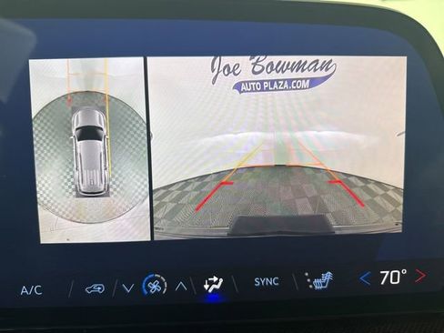 Used 2024 Chevrolet Traverse Z71 w/ Enhanced Driving Package image 6