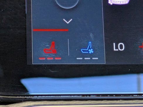 Certified 2025 Ford Mustang Premium image 28