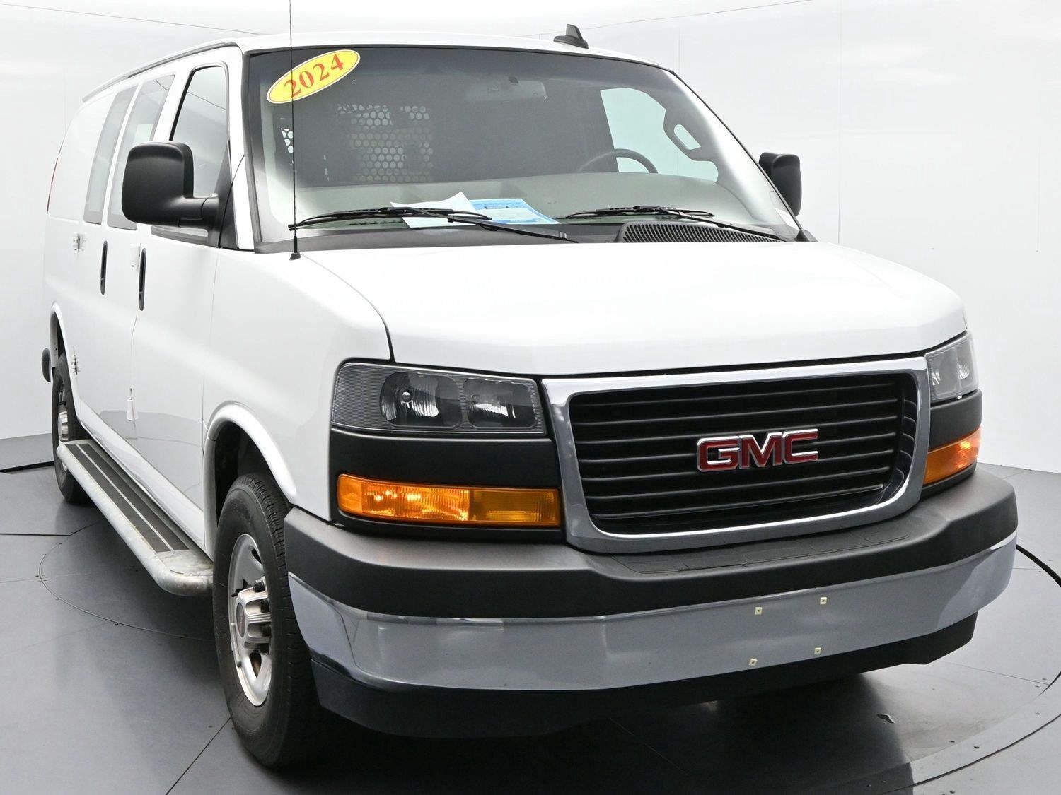 Used 2024 GMC Savana 2500 w/ Driver Convenience Package RWD image 2