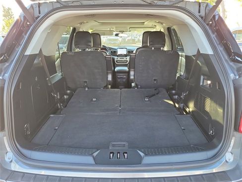 Certified 2022 Ford Explorer XLT w/ Equipment Group 202A image 21