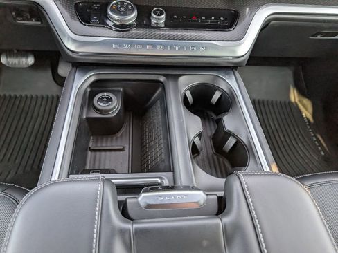 Used 2025 Ford Expedition Platinum w/ Stealth Performance Package image 24