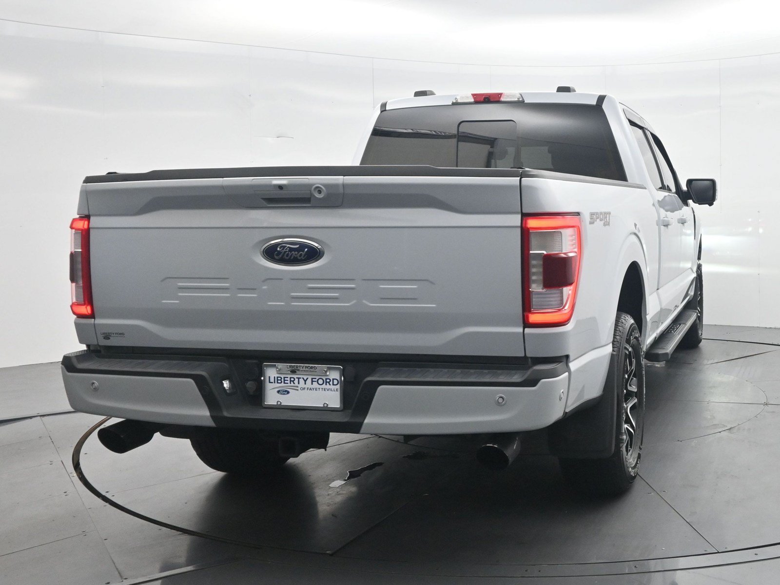 Used 2021 Ford F150 Lariat w/ Equipment Group 502A High AWD/4WD image 6