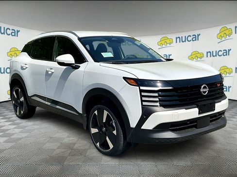 New 2025 Nissan Kicks SR FWD image 1