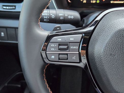 Certified 2025 Honda Pilot Sport image 29