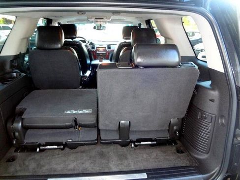 Used 2011 Cadillac Escalade Premium image 11