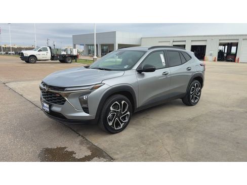 New 2026 Chevrolet Trax RS image 4