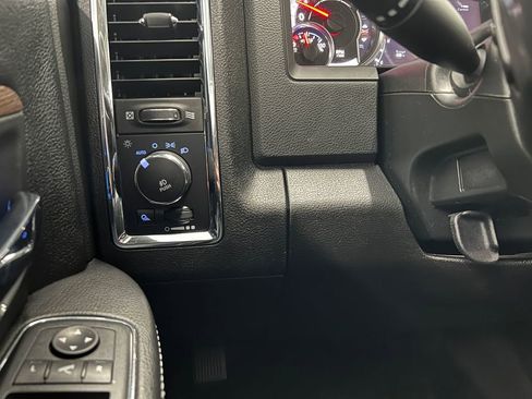 Used 2018 RAM 2500 Laramie w/ Convenience Group image 25