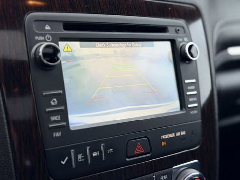 Used 2016 Chevrolet Traverse LT image 12