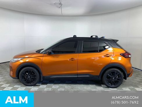 Used 2022 Nissan Kicks SR w/ Interior Electronics Package FWD image 5