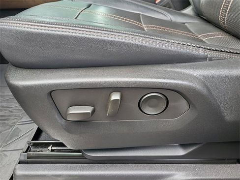 Used 2024 Chevrolet Silverado 3500 High Country w/ Technology Package image 10