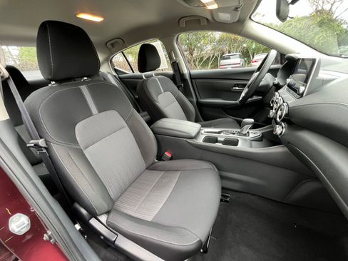 Used 2025 Nissan Sentra SV image 34