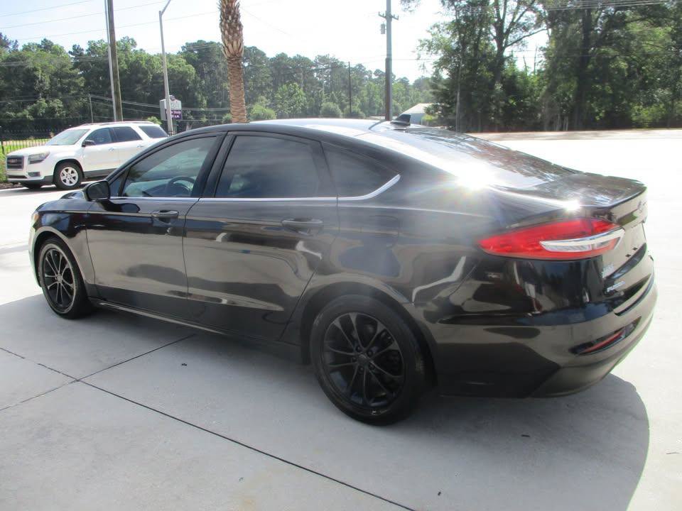 Used 2020 Ford Fusion SE FWD image 24