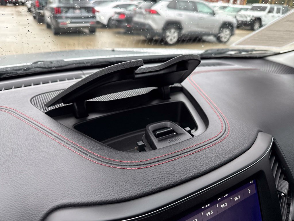Used 2019 Jeep Cherokee Trailhawk w/ Cold Weather Group AWD/4WD image 34