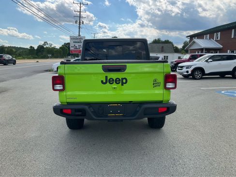 Used 2021 Jeep Gladiator Sport AWD/4WD image 4