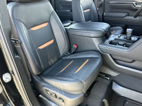Used 2025 GMC Sierra 1500 AT4 w/ AT4 Premium Package AWD/4WD image 28