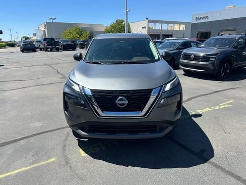 Used 2023 Nissan Rogue S AWD/4WD image 3