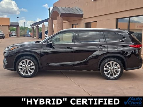 Used 2021 Toyota Highlander Limited image 4
