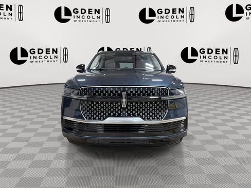 Certified 2025 Lincoln Navigator L Reserve image 3