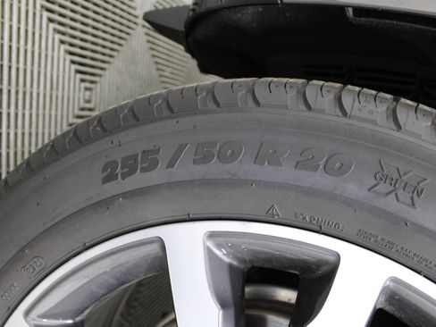 Used 2022 Jaguar F-PACE S image 41