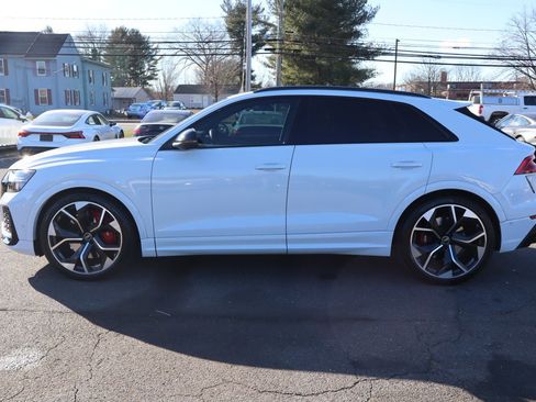 Used 2024 Audi RS Q8 w/ Black Optic Package image 9
