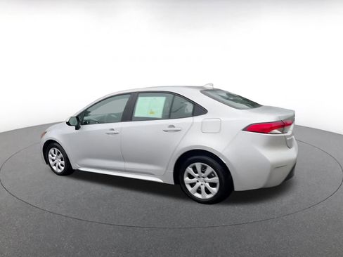 Used 2025 Toyota Corolla LE image 10