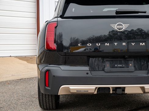 Used 2025 MINI Cooper Countryman S w/ Comfort Package Max image 16