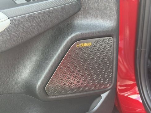 New 2025 Mitsubishi Outlander SE image 13