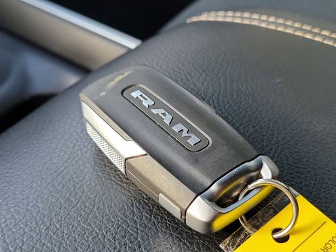 Used 2022 RAM 1500 Big Horn AWD/4WD image 42