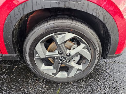 Certified 2022 Hyundai Venue SEL w/ Cargo Package image 9