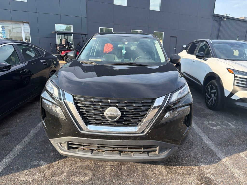 Used 2021 Nissan Rogue S FWD image 2