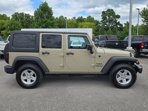 Used 2017 Jeep Wrangler Unlimited Sport w/ Quick Order Package 24S AWD/4WD image 8