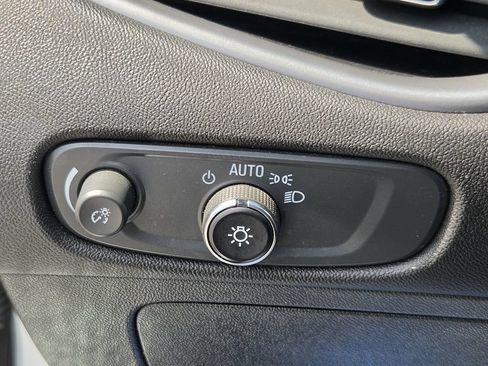 Used 2025 Chevrolet Malibu LT FWD image 24