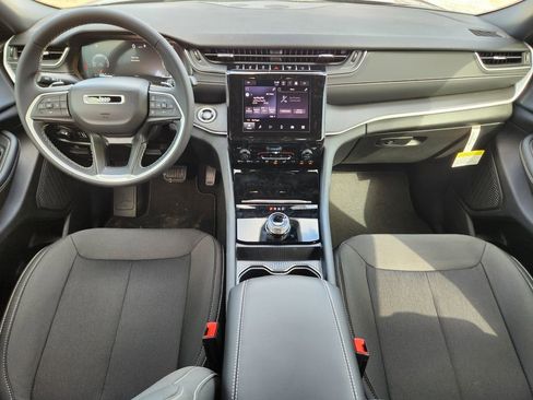 New 2026 Jeep Grand Cherokee Laredo image 19