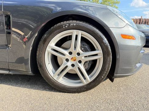Used 2018 Porsche Panamera 4 AWD/4WD image 36