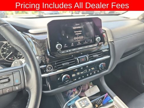 Used 2024 Nissan Pathfinder SV FWD image 11