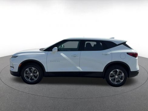 Used 2025 Chevrolet Blazer LT FWD image 8