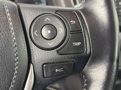 Used 2017 Toyota RAV4 XLE AWD/4WD image 37