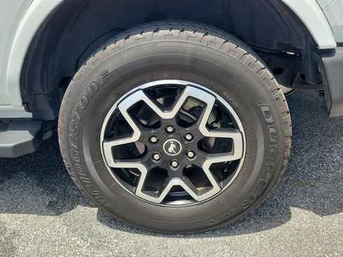 Used 2024 Ford Bronco Outer Banks AWD/4WD image 3