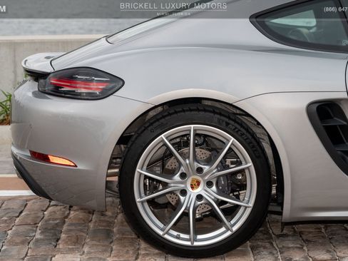 Used 2024 Porsche 718 Cayman image 41